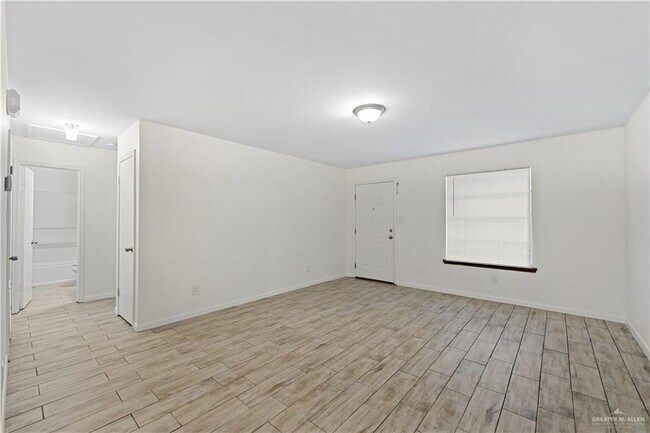 Building Photo - 2109 Datepalm Ave