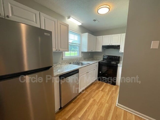 Building Photo - 111 Claybill Dr