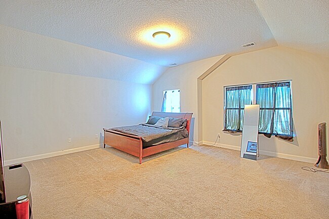 Building Photo - 430 Rutledge Dr