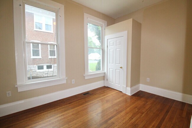 Building Photo - 205 Newman Ave