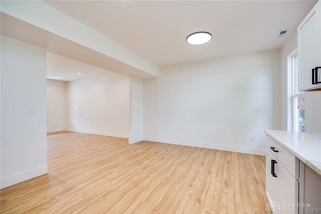 Building Photo - 4249 Pleasant View Ave