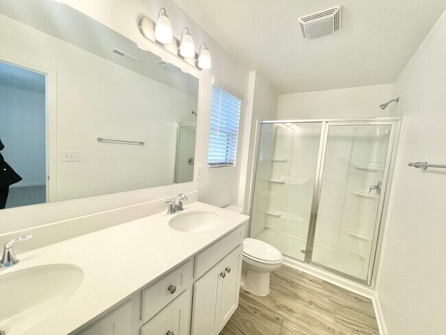 Building Photo - 3 br Paired Home minutes from I-77 and I-40 READY MARCH 31st