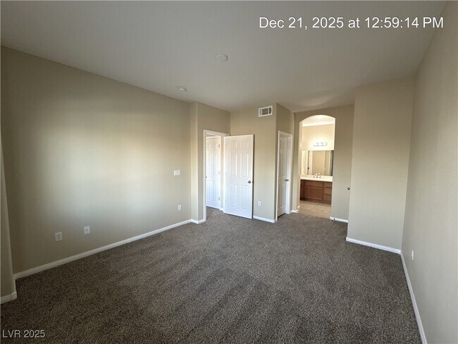 Building Photo - 7701 W Robindale Rd