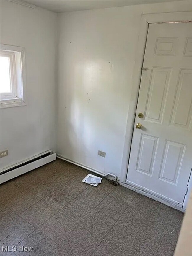 Building Photo - 13612 Bennington Ave