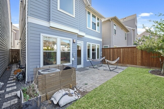 Building Photo - 10936 Keaton Landing Dr