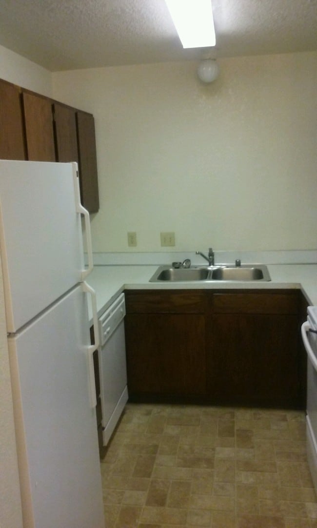 Building Photo - 44 6th St W