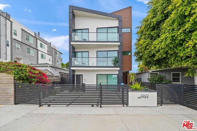 Building Photo - 4922 S Centinela Ave