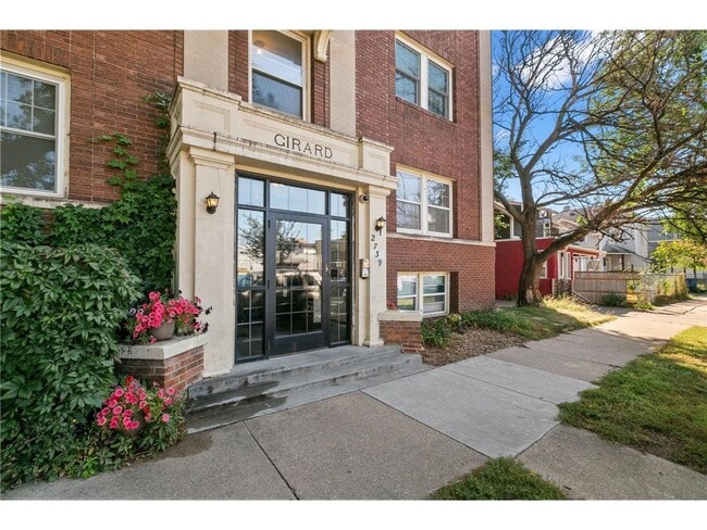 Building Photo - 2739 Girard Ave S