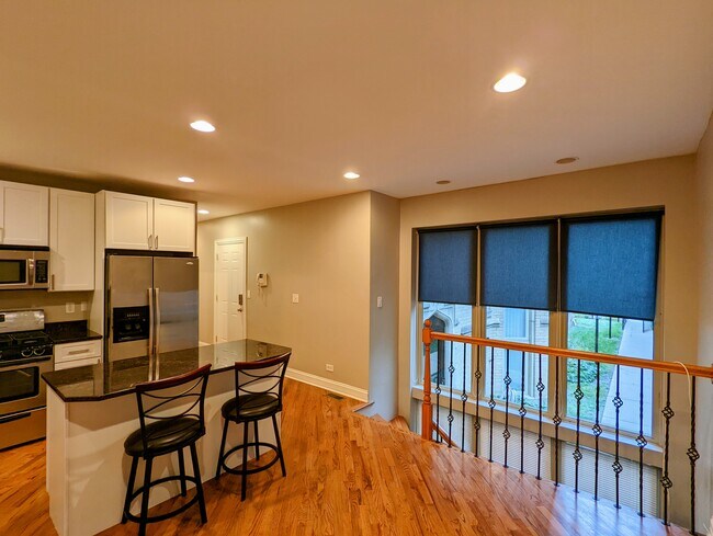 Building Photo - 2619 N Harding Ave