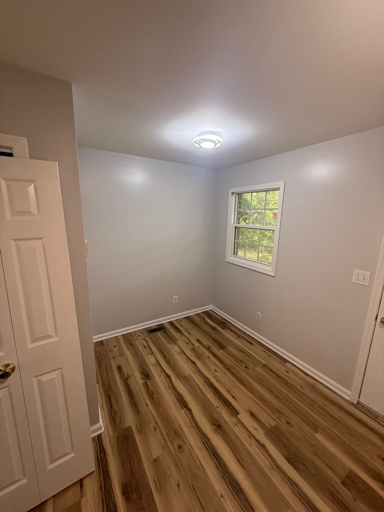 Building Photo - 1510 Brenner Ave