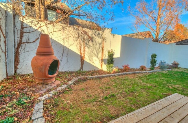 Building Photo - 3813 Ives Way
