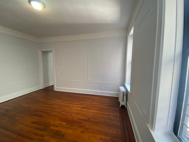 Building Photo - 2823 42nd St-