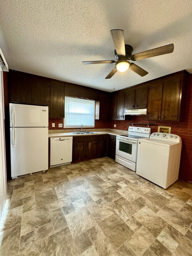 Building Photo - Duplex for Rent in Penn Laird