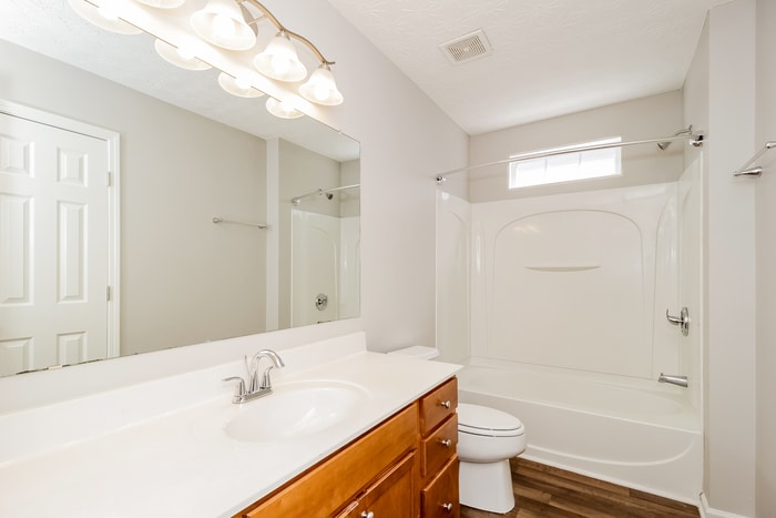 Building Photo - 551 Arrowhead Dr