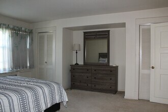 Building Photo - Fully Furnished!