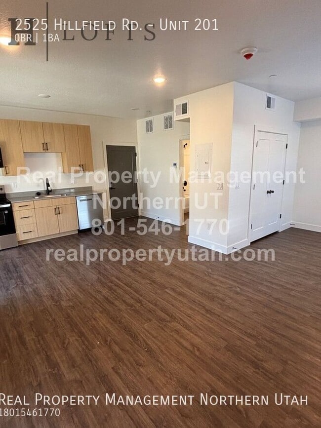 Building Photo - 2525 Hillfield Rd.-Unit 201