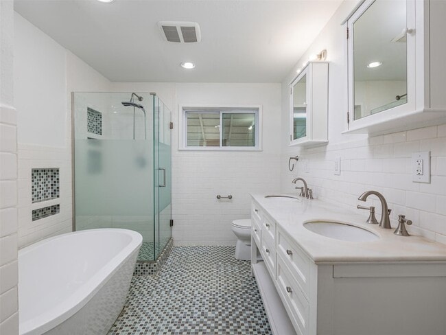 Building Photo - 2591 Spring Valley Dr