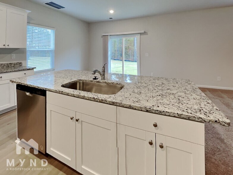 Building Photo - 353 Ivy Bank Dr