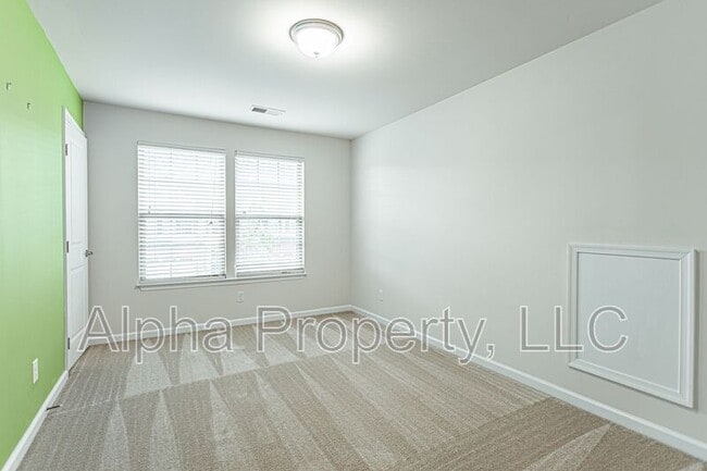 Building Photo - 106 Middleby Way