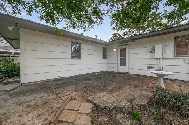 Building Photo - 3314 Westridge St