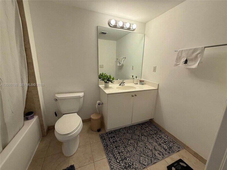 Building Photo - 111 E Flagler St