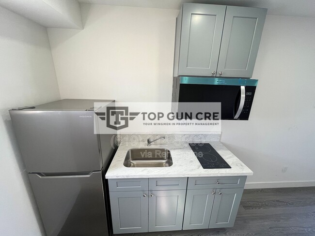 Building Photo - 145 W Calle Primera