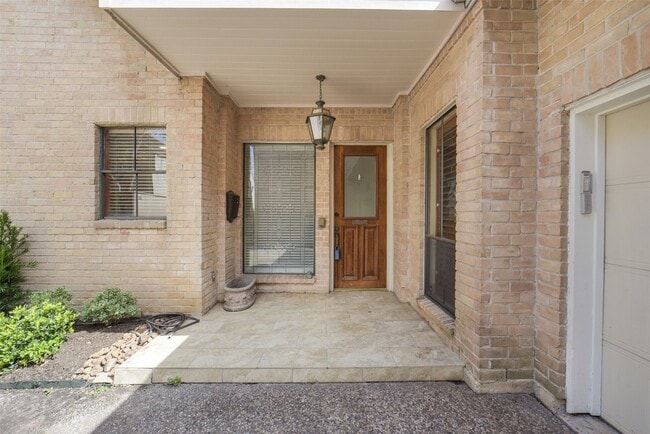 Building Photo - 2423 Nantucket Dr