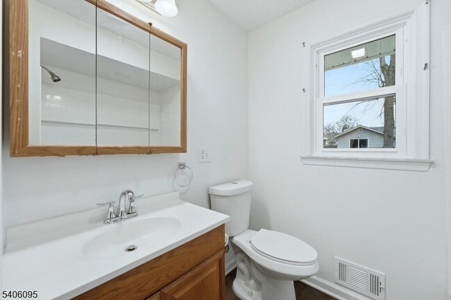 Building Photo - 46 Glenwood Ave