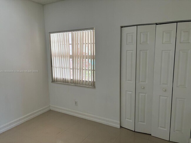 Building Photo - 620 Cypress Club Way