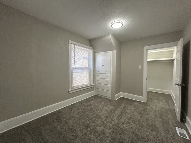 Building Photo - 111 N Denver Ave