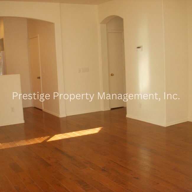 Building Photo - 3/2 Charming Sahuarita Home!!