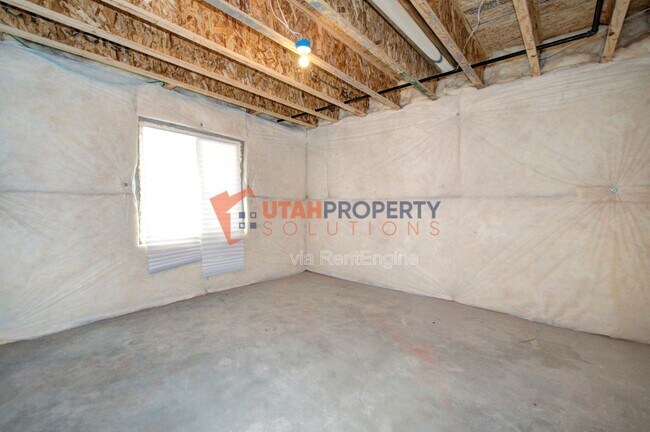 Building Photo - 2697 N Snowberry Dr