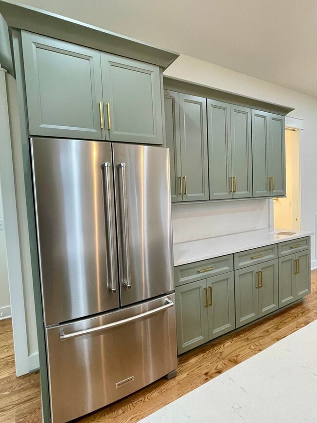 Building Photo - 323 50th Ave N