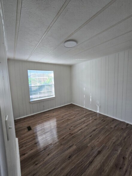 Building Photo - 216 N Carpenter St