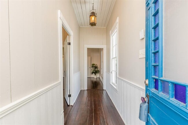 Building Photo - 2011 Decatur St