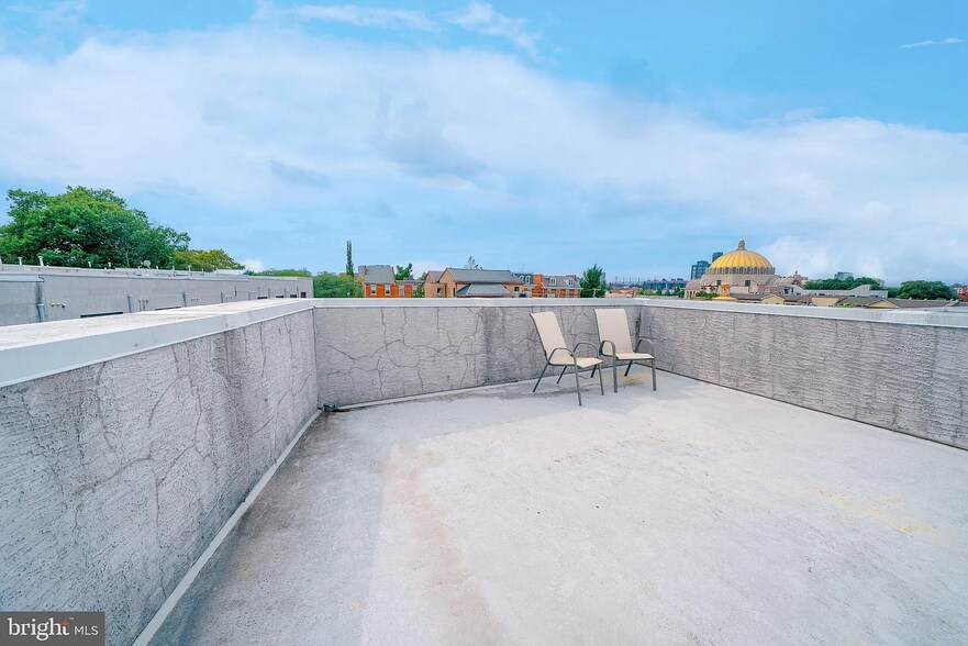 Building Photo - 706 N 7th St