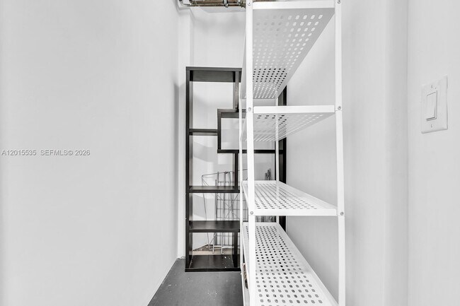 Building Photo - 6000 Indian Creek Dr