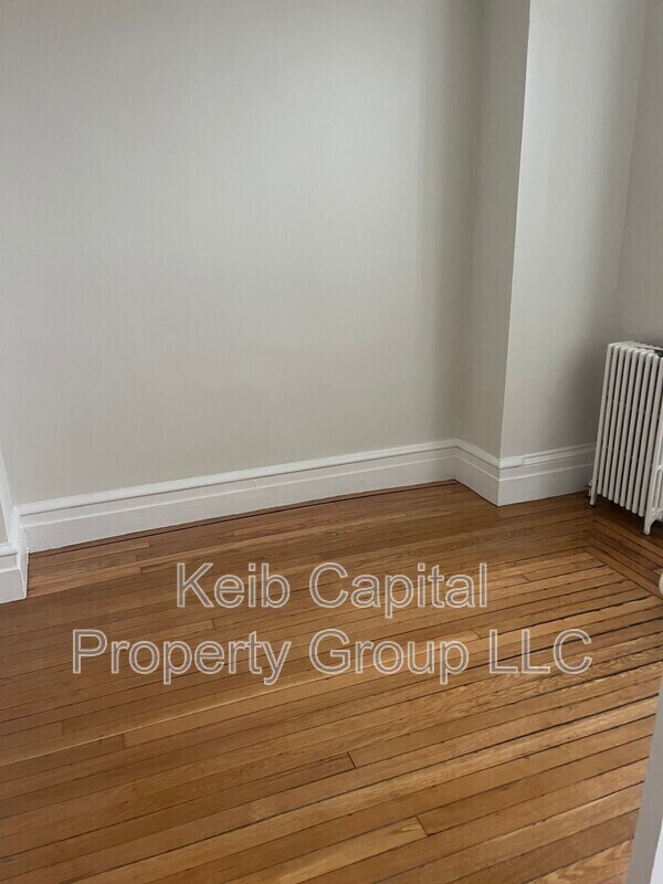 Building Photo - 179 Main St