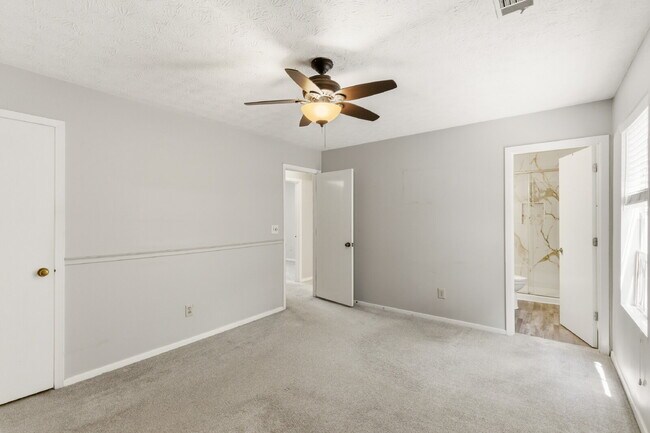 Building Photo - Renovated Alpharetta Ranch — Walking Distance to Haynes Bridge Middle, Top-Rated Schools