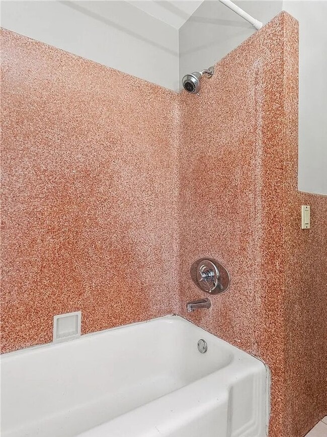 Building Photo - Gorgeous 3 bd 2 ba + Den Single Family hom...