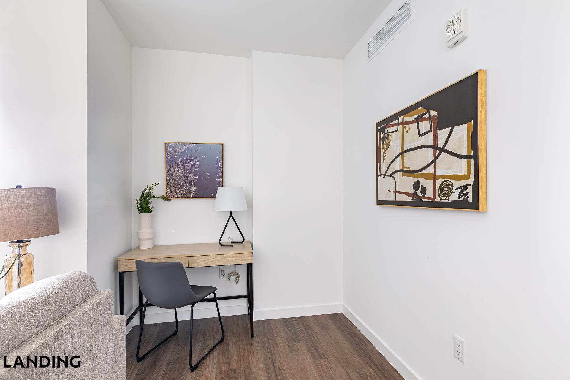 Building Photo - 200 NE 1st Ave