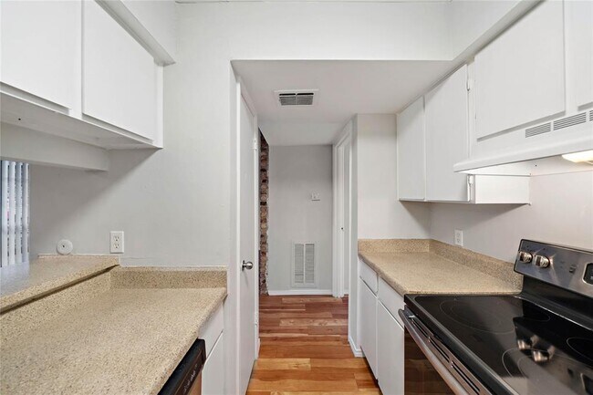 Building Photo - 525 Heights Blvd