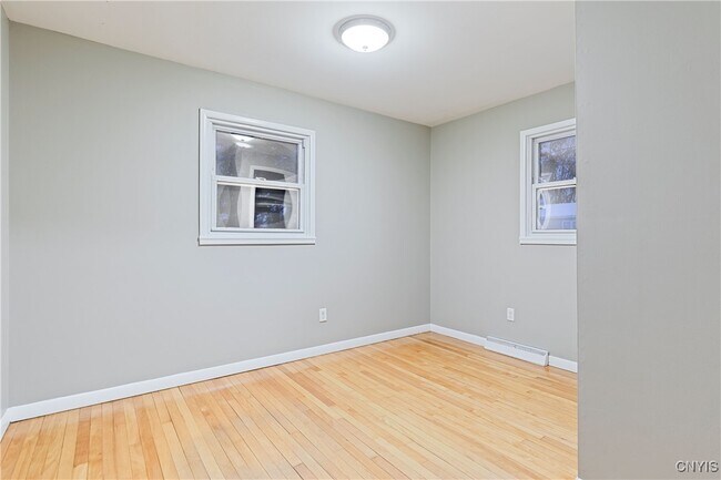 Building Photo - 4 1st St