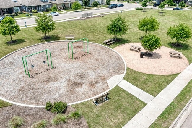 Building Photo - 411 Ravens Crst Dr