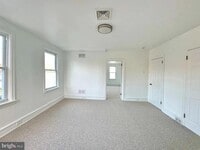 Building Photo - 1121 Rosedale Ave