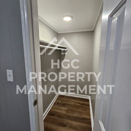 Building Photo - 115 The Blvd