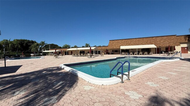 Building Photo - 12 Willowbrook Ln