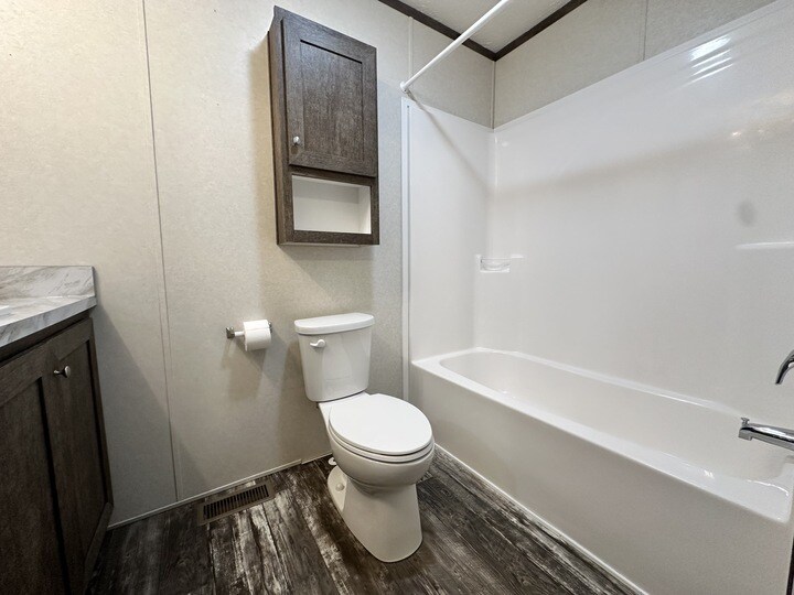 Building Photo - 26 Bing St N