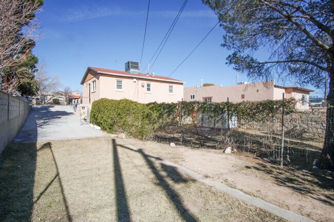 Building Photo - 3308 Sacramento Ave