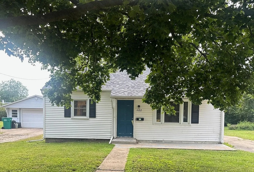 Building Photo - 1122 Huber Ave